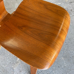 Mid Century 1940s Walnut DCW Plywood Chair by Charles & Ray Eames Herman Miller image 5