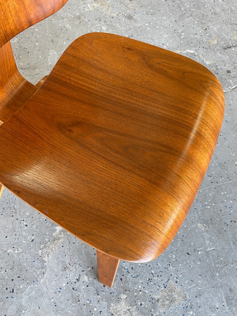 Mid Century 1940s Walnut DCW Plywood Chair by Charles & Ray Eames Herman Miller image 5