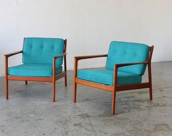 Pair of Danish Modern Dux USA75 Chairs designed by Folke Ohlsson Sweden