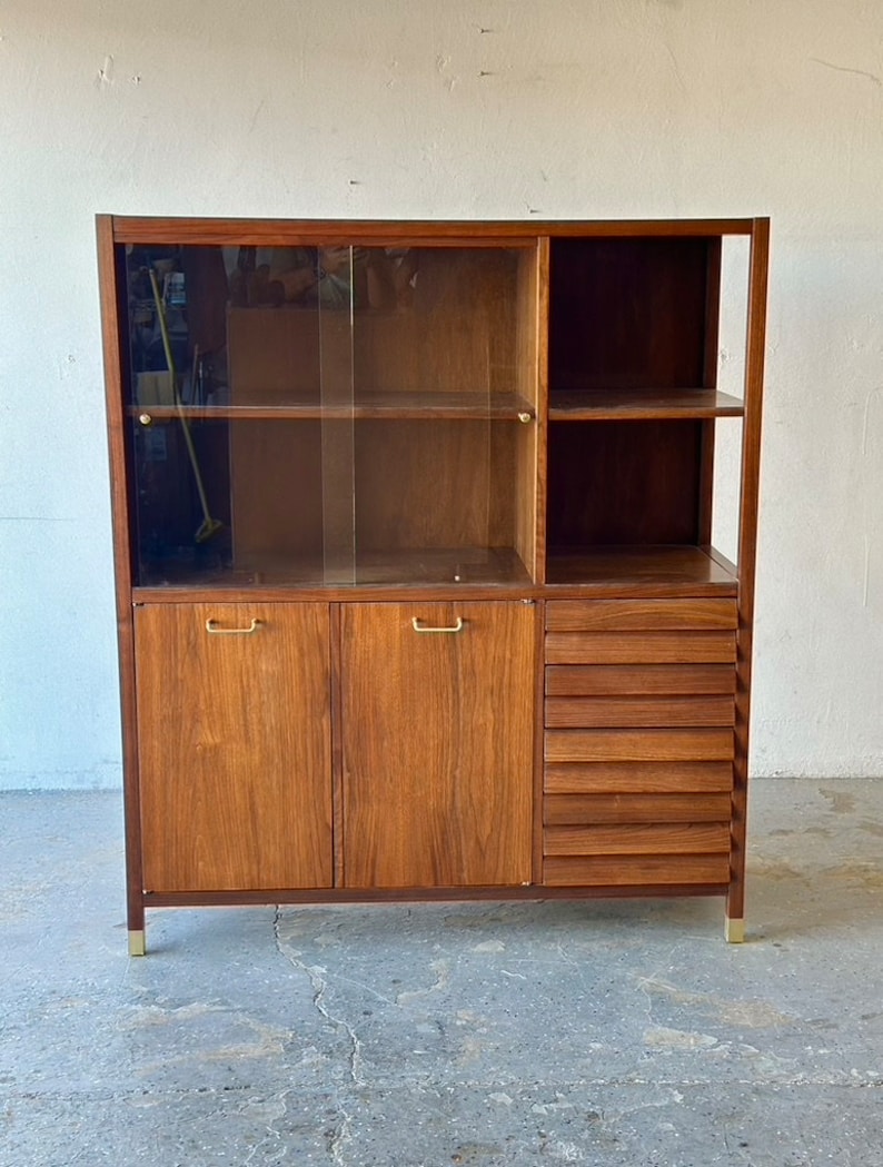 Mid Century Modern American of Martinsville Dania Display Cabinet China Hutch image 4