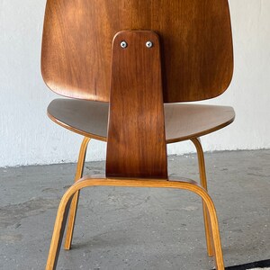 Mid Century 1940s Walnut DCW Plywood Chair by Charles & Ray Eames Herman Miller image 8