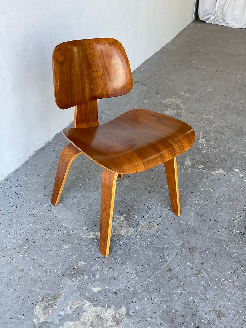 Mid Century 1940s Walnut DCW Plywood Chair by Charles & Ray Eames Herman Miller image 2