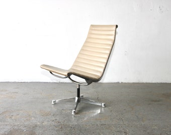 1960s Herman Miller Eames Aluminum Group Lounge Chair