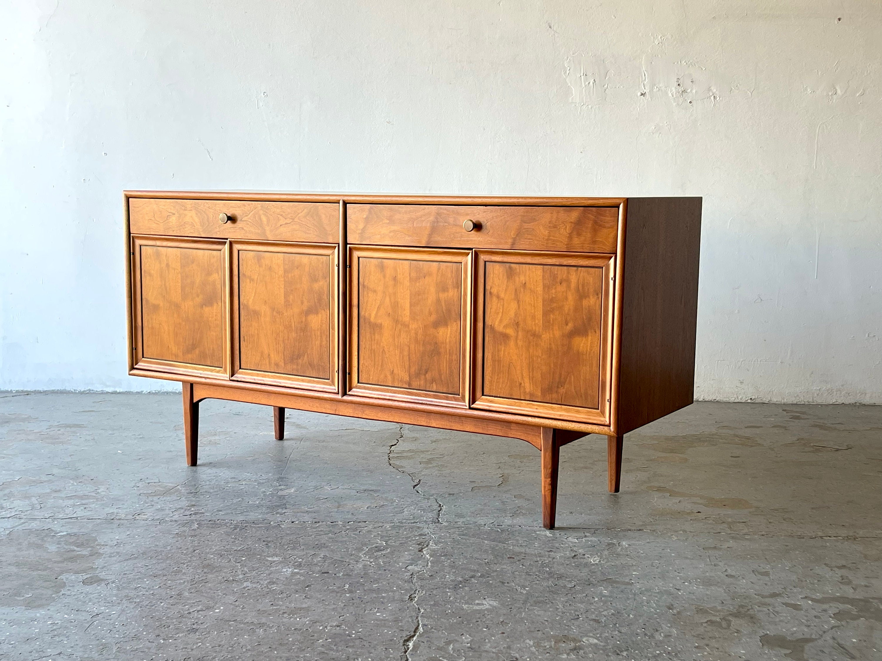 Drexel credenza outlet