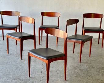 Set of Six Danish Modern Rosewood Dining Chairs by Johannes Andersen