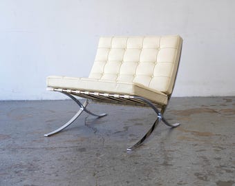 Vintage Knoll Barcelona Chair in Cream Leather and Polished Chrome by Ludwig Mies van der Rohe