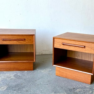 A Pair of Westnofa Danish Modern Teak nightstand / End Tables imagem 1