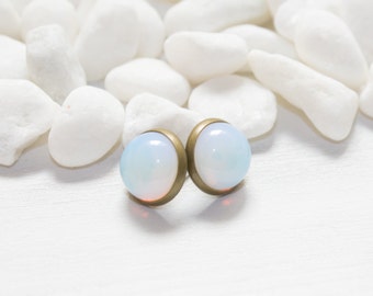 Boucles d’oreilles Ronde Opalite, Boucles d’oreilles Opal Birthstone, Boucles d’oreilles Post, Nickel Free, Octobre Birthstone, Gemstone Jewelry, Opalite Opal Jewelry