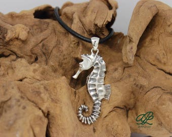 Seahorse Silver Necklace, Seahorse Silver Jewelry, Seahorse Silver Pendant, Realistic Seahorse pendant, Ocean Silver Pendant, Ocean Necklace