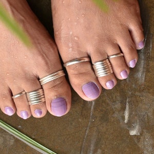  Big Toe Ring Sterling Silver 2mm High Polished Adjustable  Jewelry for the Toes : Handmade Products