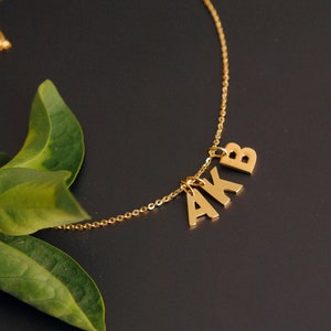 Collar con dije de inicial de oro macizo de 14 quilates, collar personalizado, regalo del Día de la Madre con iniciales para niños, regalo especial para ella