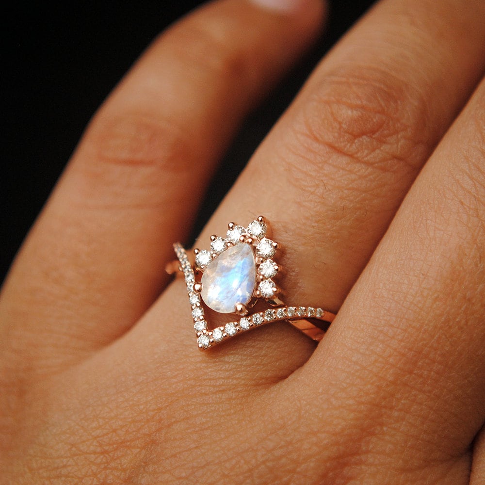 INTERLOCKING Pear Moonstone Diamond Crossover Ring Set, 14K 18K Solid  Gold Bridal Set, Half Halo Engagement Ring, Chevron V Stack Band