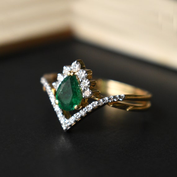 Caravaggio Lace 14K Black Gold 1.0 Ct Emerald Engagement Ring Wedding Band  Set R634S-14KBGEM | Caravaggio Jewelry