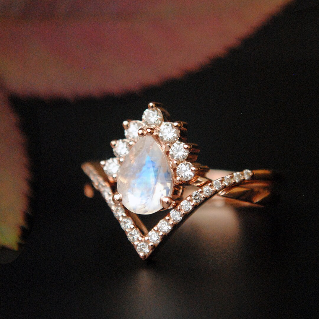 INTERLOCKING Pear Moonstone & Diamond Crossover Ring Set INTERLOCKING Pear Moonstone & Diamond Crossover Ring Set