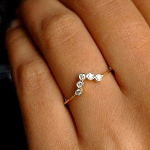 5 Diamond Chevron V Ring, 14K 18k Solid Yellow Gold Stack Band, Bezel Set Round Diamond Wedding Ring, 5th Anniversary Gift
