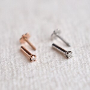 14k massivt guld och naturlig diamant Labret-örhänge, invändigt gängad platt näsa, piercingsmycken bild 10