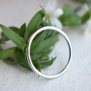 1mm Solid Gold Band, 14k 18k Gold Dainty Wedding Rand, Thumb Knuckle Midi Spacer Ring, Bridesmaid BFF Gifts, Back to School Minimal Jewelry