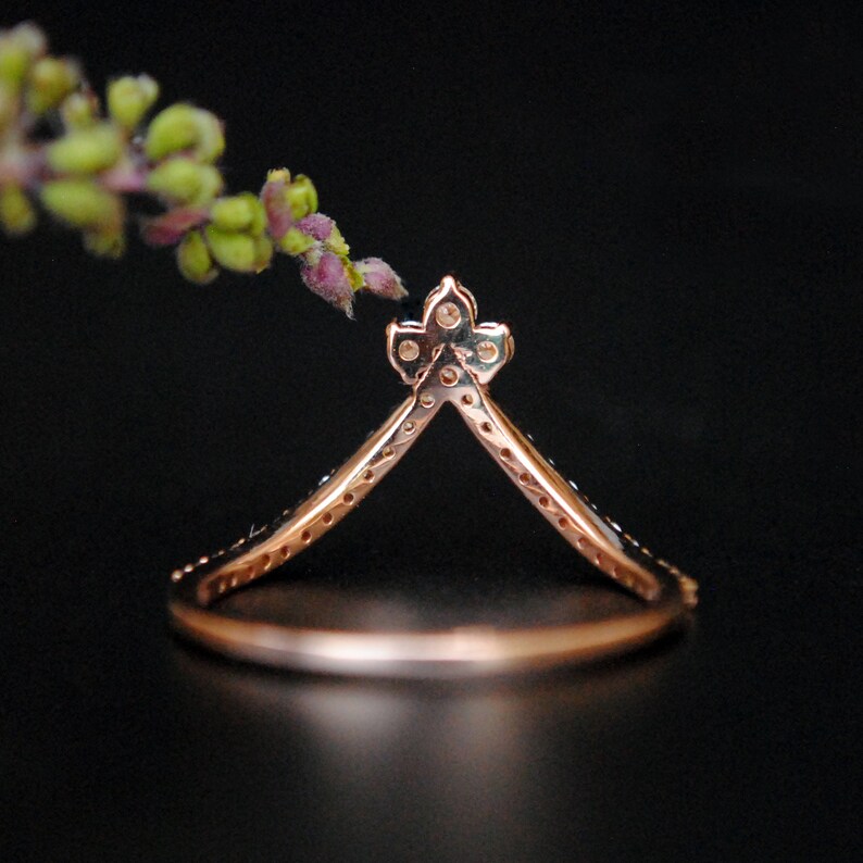 Tiefe V natürlicher Diamant Ehering, 14k 18k Solid Gold Stapeln Chevron Ring, Brautschmuck, Custom Fit zierliche Stapeln Kronenring Bild 8