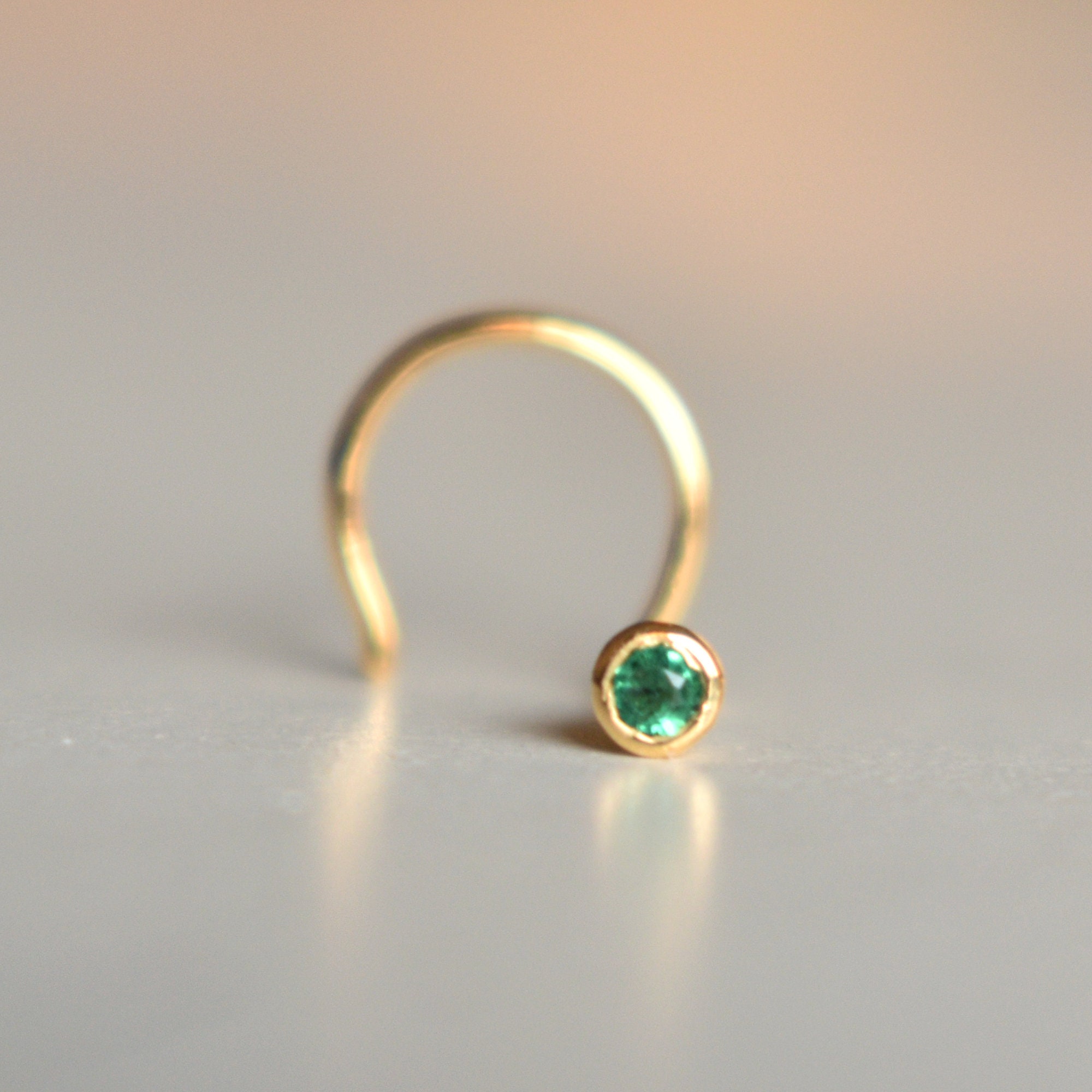 18ct Yellow Gold Natural Emerald Nose Stud Ring Pin Bone 1.5mm body jewellery 