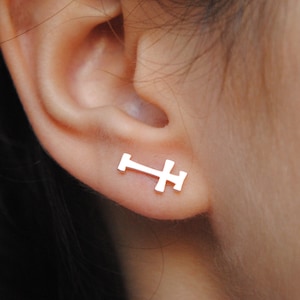 Gold Climber Stud in 14K Solid Gold, Cross Gold Ear Cartilage Piercing Stud, Jupiter IO Gold Stud for Piercing