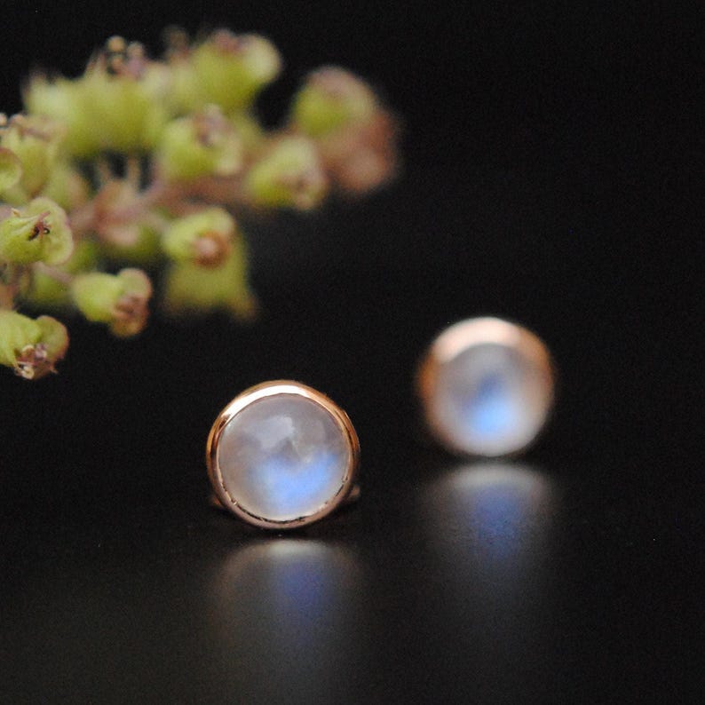 Pendientes de piedra lunar de 5 mm con cierre a presión, pendientes de oro macizo de 14 quilates, pendiente plano de piedra lunar arcoíris cabujón, joyería de piedra natal de junio DDP imagen 8