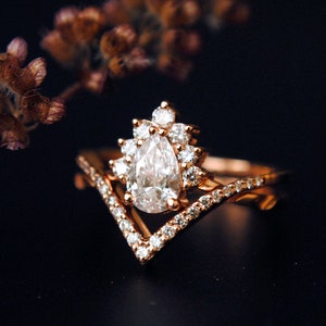 Pear Diamond Wedding Ring Set, 14K Rose Gold Crossover Bridal Ring Set, Chevron V Wedding Band, Half Halo Stacking Engagement Ring