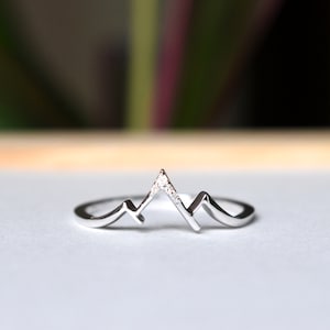 3 Mountain Peaks Promise Ring, 14K 18K Solid Gold & Diamond Trekking Lover Gift, Mountain Silhouette Theme Proposal Wedding Jewellery