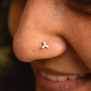 Natural Baguette Diamond Three Blade Fan Nose Pin, 14k 18k Solid Gold Ear Nose Tragus Conch Cartilage Piercing Stud, Threaded Flatback 16g