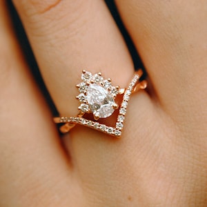 Pear Diamond Wedding Ring Set, 14K Rose Gold Crossover Bridal Ring Set, Chevron V Wedding Band, Half Halo Stacking Engagement Ring image 3