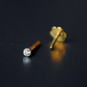 Lünette natürliche Diamant Nase Pin, 14K solid Gold intern verlegt 16g Flatback Piercing Schmuck, Ohrknorpel Helix Tragus Barbel Stud