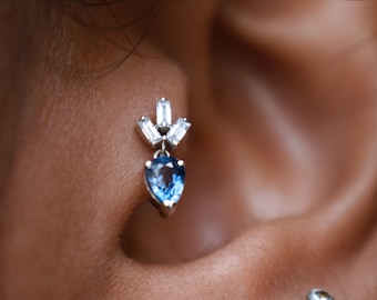 Natürliche Diamanten & Blauer Saphir-Cluster baumeln winzigen Ohrring, 14k 18k Solid Gold Piercing Schmuck, Einzigartige Ohr Einrichtung Tragus Flat Helix 16g
