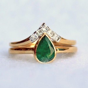 0.50Ct Natural Pear Emerald & Princess Diamond Engagement Ring Set, 14k 18k Solid Gold Bridal Wedding Set, Pear May Birthstone Chevron Ring image 3