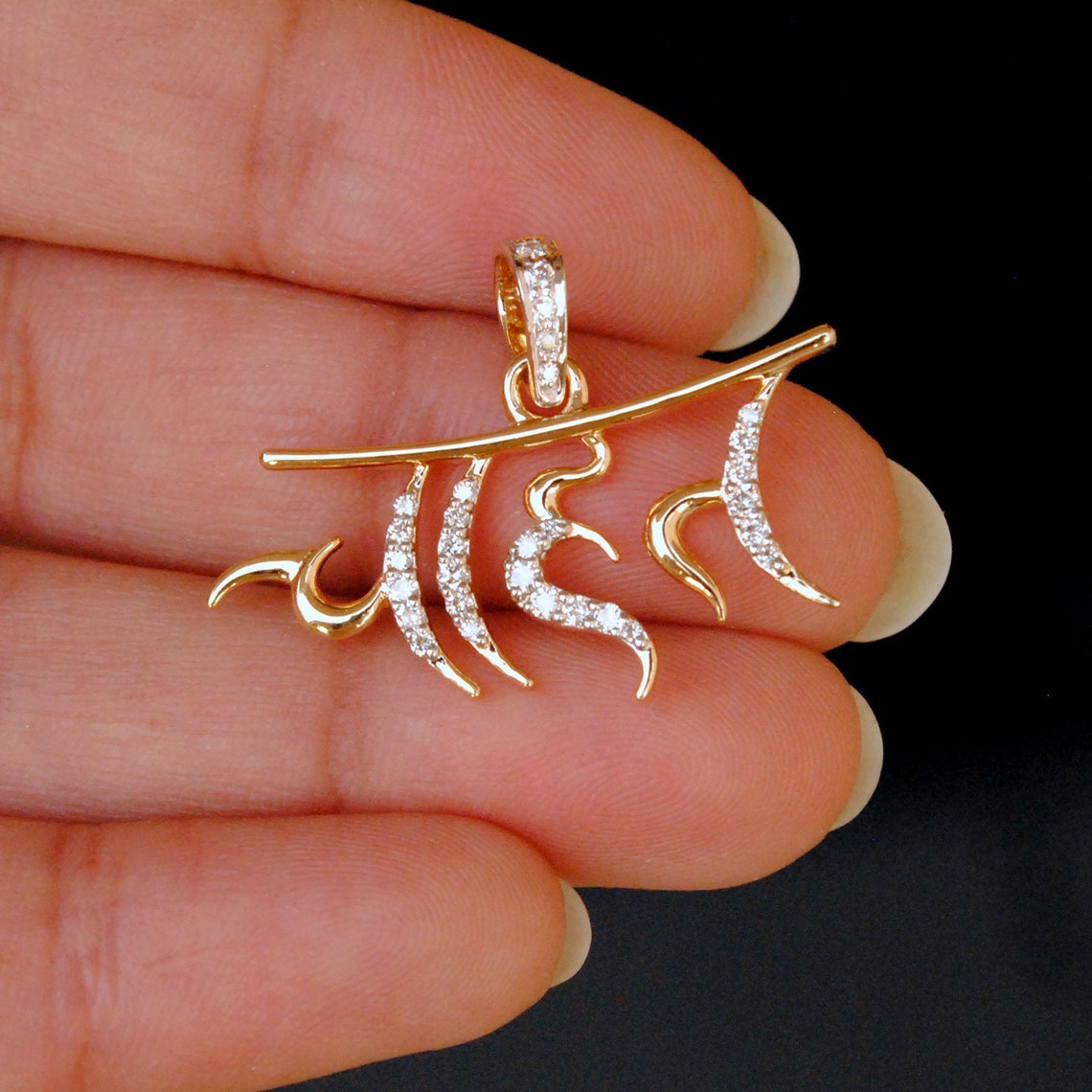 Collar de nombre hindi colgante personalizado de diamantes de Etsy España