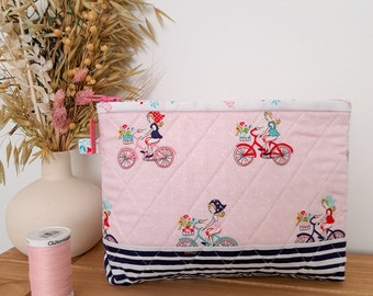 Zipper pouch. Quilted Notions Pouch. Cosmetic Bag