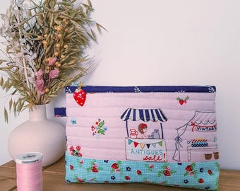 Zipper pouch. Quilted Notions Pouch.