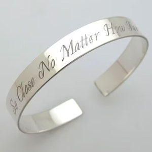 Inschrift Armband personalisierte Manschette Armband Geburtstagsgeschenk für Sie oder Ihn Sterling Silber Armband gravierte individueller Schmuck Silber Manschette
