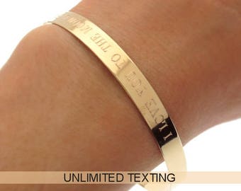 Bracelet manchette personnalisé en plaqué or Inspiré des bracelets manchette en or, bracelet personnalisé gravé, cadeau d'anniversaire pour son nom, bracelet