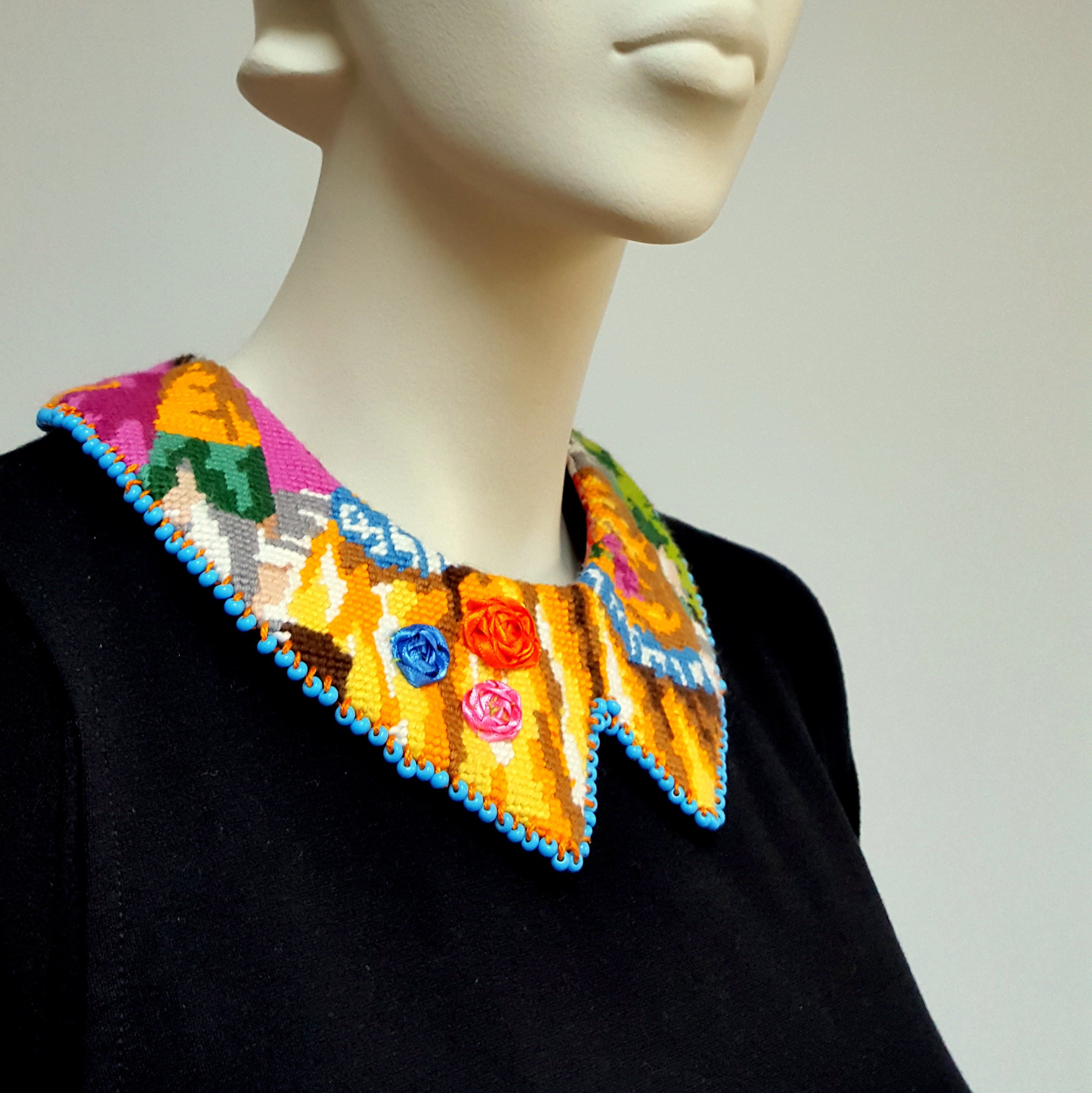 Valse kraag "Marquise" gerecycled vintage canvas - handgeborduurd tapijt. Juweelkraag, beleg, kraagkraag, creatie, uniek stuk. Upcycling.