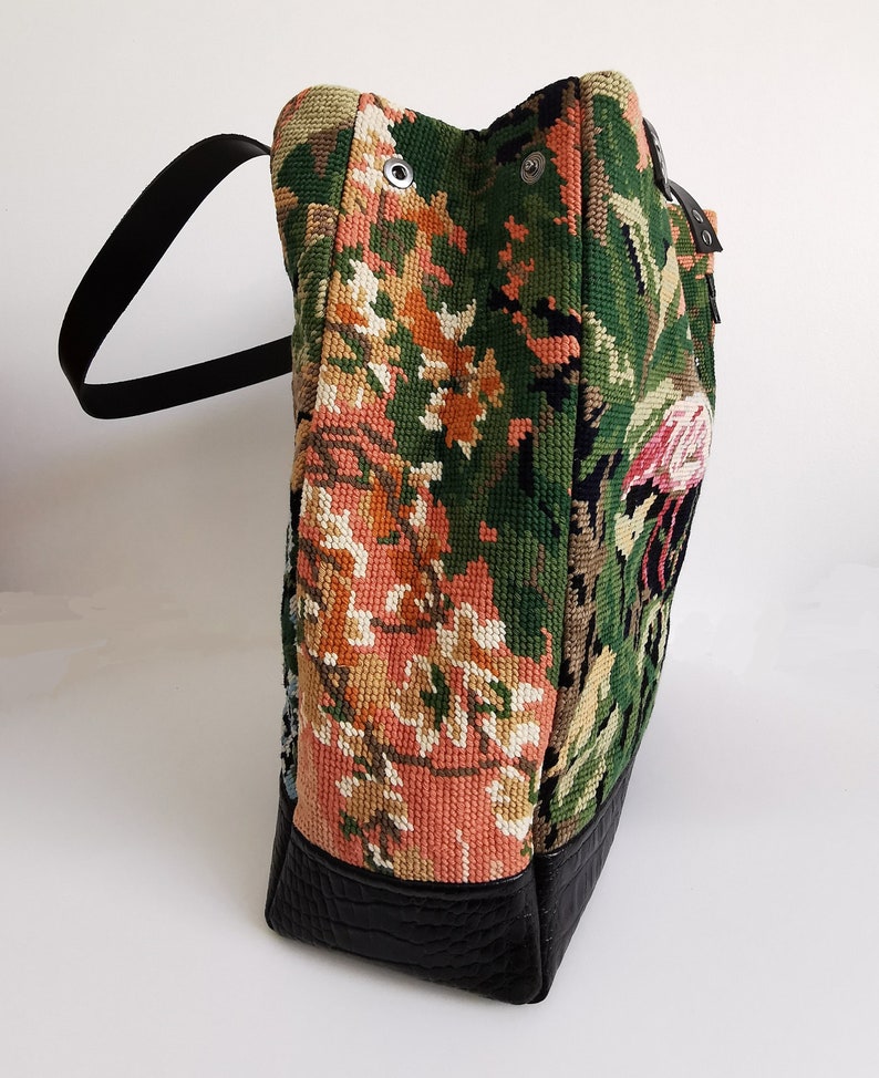 Handbag shoulder strap, type bag, large front pocket with zip, recycled vintage canvas. Flamingos. Upcycling. Recycled. Sustainable image 6