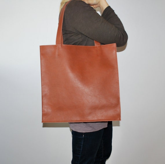 simple leather tote