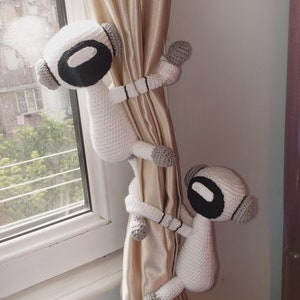 Astronaut curtain tie back , Kids curtain tie backs/Nursery Decor/Space themed curtain tie/Crochet  curtain tie backs/Nursery tie backs
