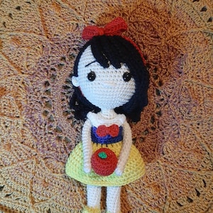 READY TO SHIP-Apple princess, snow white, 7 men