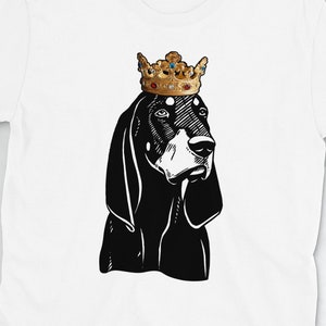 Black and Tan Coonhound Shirt: Coonhound Wearing Crown Short-Sleeve Unisex T-Shirt