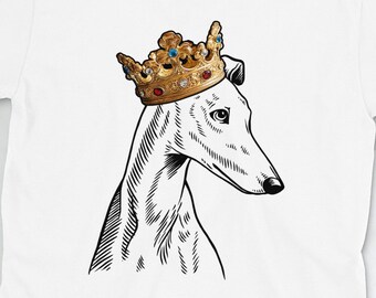 Könnte beinhalten: Weißes T-Shirt mit einer Schwarzweißillustration eines Windhundes, der eine goldene Krone mit roten und blauen Juwelen trägt.