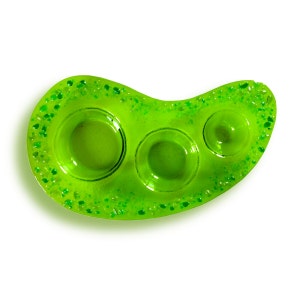 Lime green Murano glass appetizer tray with raised grit – Lapilli Series, Drop-shaped fused glass serving tray for appetizer, 3 compartments