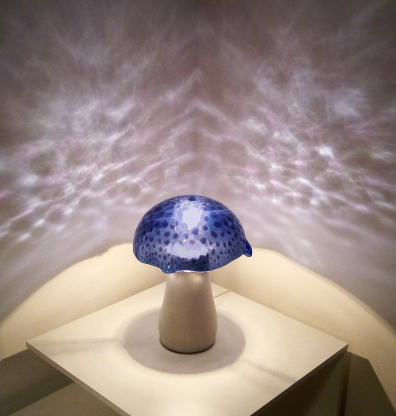 Pilzlampe aus Muranoglas und Keramik, Tischlampe, Abat-Jour, hellblaues und violettes geschmolzenes Glas, einzigartiges Stück, handgefertigt in Italien Bild 2