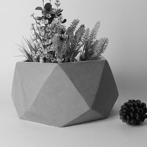 Large Concrete Planter Mold: Silicone Flower Pot, Cement Garden Pot (31x18cm)