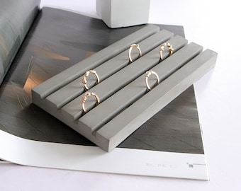 Striped Cement Tray Silicone Mold: Handmade Jewelry Plate