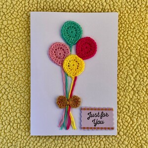 Cartes au crochet avec animaux, fleurs, couronnes, etc., pour anniversaires/ mariage/ baby shower/ toute occasion. La personnalisation est disponible.