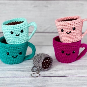 Schattig gehaakt koffie-/theekopje met/zonder gezicht om om een koffieafspraakje te vragen. Cadeaus voor koffieliefhebbers voor elke gelegenheid. Aanpassing is beschikbaar